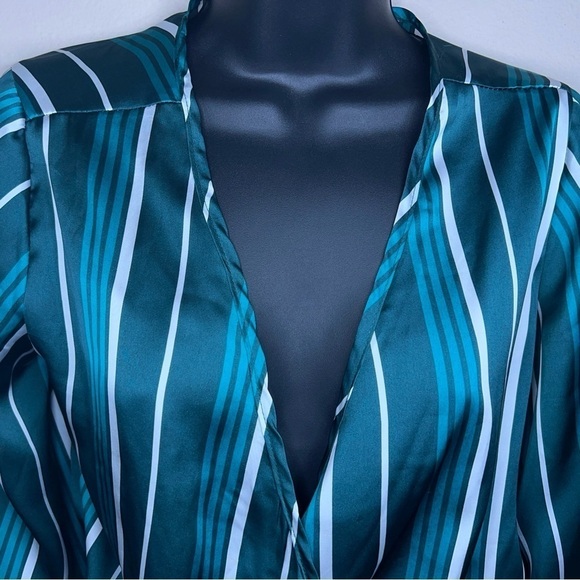 XS RUE21 GREEN STRIPED SATIN BLOUSE LONG SLEEVE GLAM SOFT - Picture 3 of 11